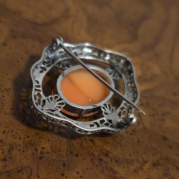 Vintage Cameo Brooch - Picture 9 of 9